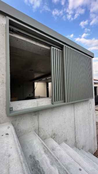 persienne-coulissante-en-alu