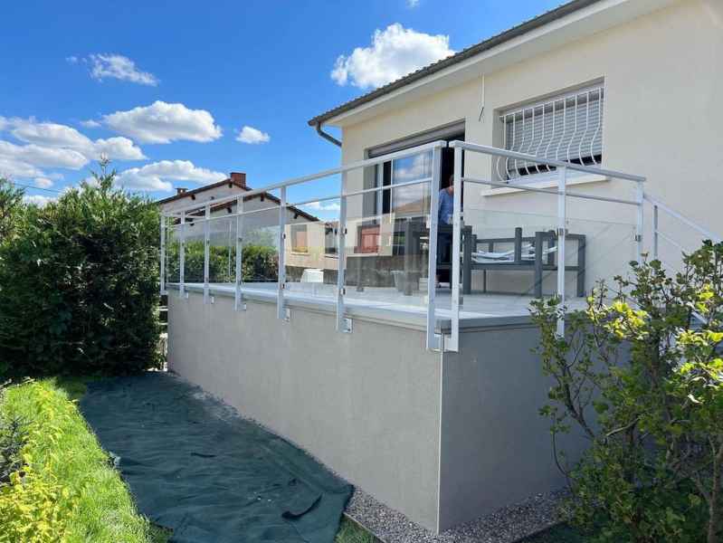 0af173e2-e9fb-4fc8-b552-447fac657b37-2