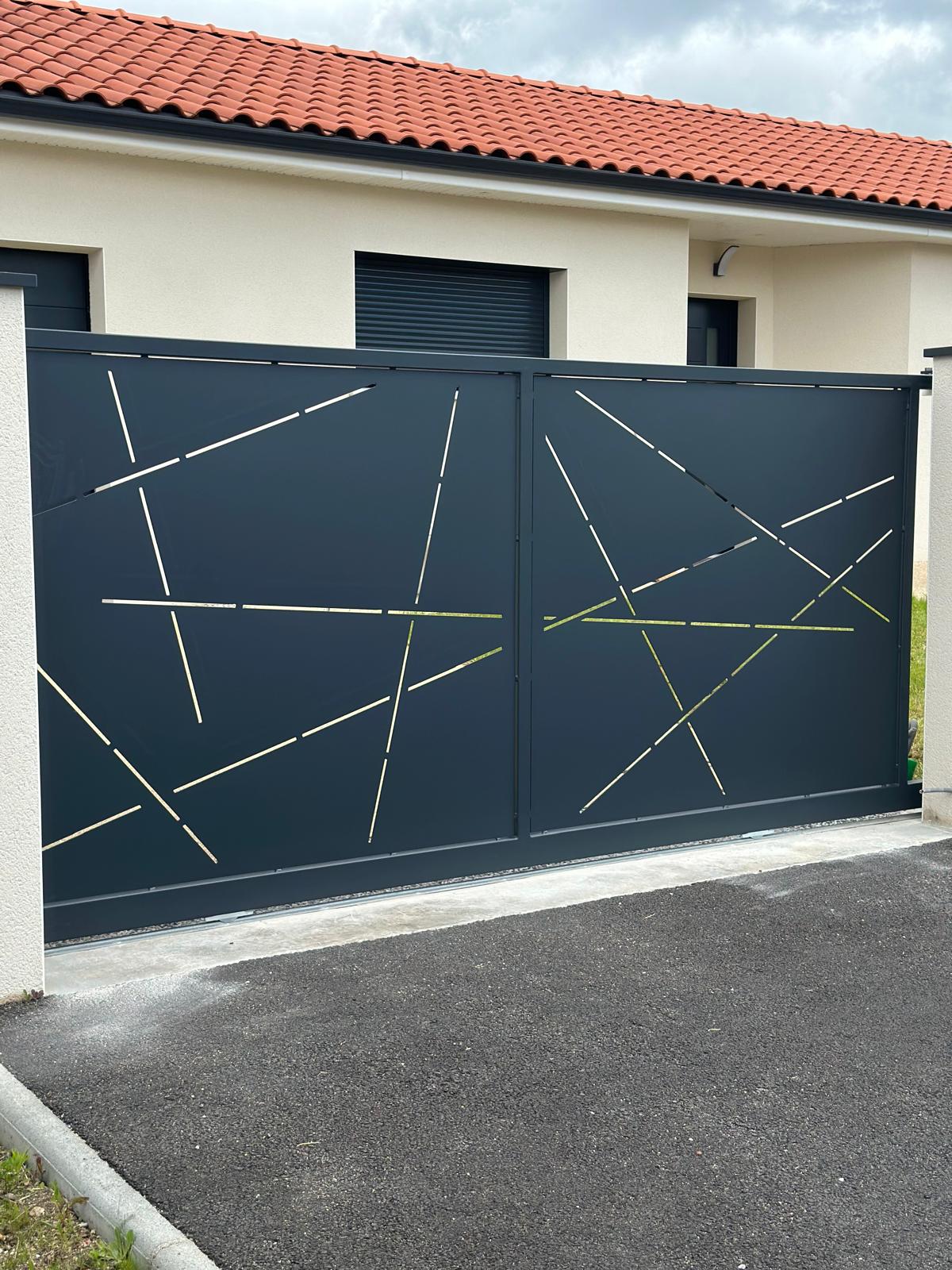 e68b722e-e06a-49c1-b4a5-751134632467